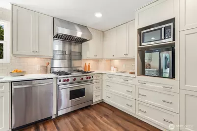 6736 10th Avenue NW, Seattle, WA 98117 - Photo 13