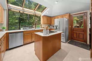20605 SE 127th St, Issaquah, WA 98027 - Photo 9
