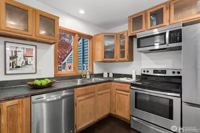 1816 E Jefferson Street #B, Seattle, WA 98122 - Photo 9