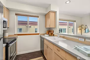 712 E Denny Way, Seattle, WA 98122 - Photo 3