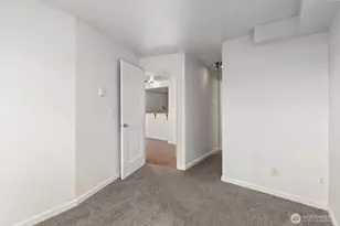 530 Melrose Ave E, Seattle, WA 98102 - Photo 17