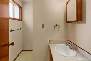13176 Avon Allen Rd, Mount Vernon, WA 98273 - Photo 9