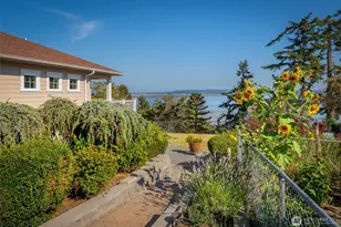 1320 Juniper Beach Rd, Camano Island, WA 98282 - Photo 17