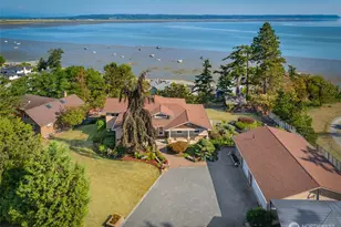 1320 Juniper Beach Rd, Camano Island, WA 98282 - Photo 27