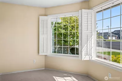 606 S 56th Avenue, Yakima, WA 98908 - Photo 17