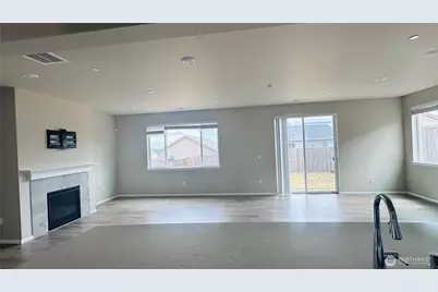 1467 Baker Hights Loop, Bremerton, WA 98312 - Photo 3