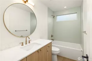3636 Greenwood Ave N, Seattle, WA 98103 - Photo 15