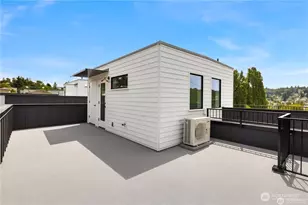 3636 Greenwood Ave N, Seattle, WA 98103 - Photo 17