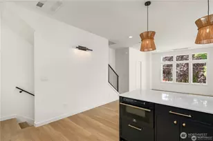 3636 Greenwood Ave N, Seattle, WA 98103 - Photo 11