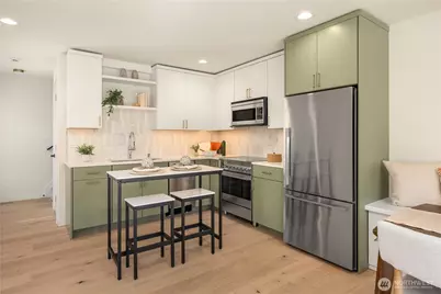 7062 Cleopatra Place NW, Seattle, WA 98117 - Photo 9