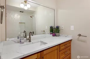 610 Aloha St, Seattle, WA 98109 - Photo 17
