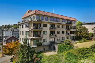 610 Aloha St, Seattle, WA 98109 - Photo 3