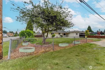 9125 48th Drive NE, Marysville, WA 98270 - Photo 25