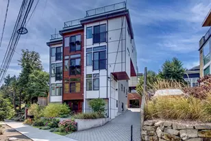 3219 Fuhrman Ave E, Seattle, WA 98102 - Photo 1