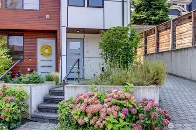 3219 Fuhrman Avenue E, Seattle, WA 98102 - Photo 3
