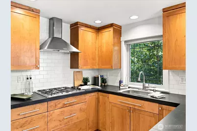 2106 E Terrace Street, Seattle, WA 98122 - Photo 9