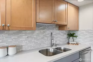 7304 Skyview Ln, Tacoma, WA 98406 - Photo 11