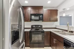 921 Westridge Way NE, Issaquah, WA 98029 - Photo 9