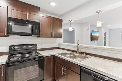 921 Westridge Way NE #304, Issaquah, WA 98029 - Photo 11