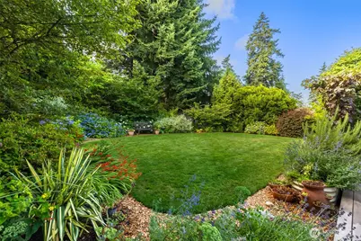 12617 NE 5th Street, Bellevue, WA 98005 - Photo 17