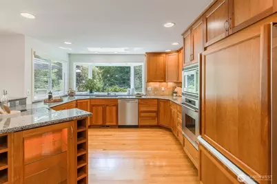 12617 NE 5th Street, Bellevue, WA 98005 - Photo 13