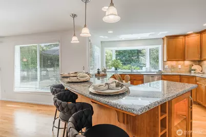 12617 NE 5th Street, Bellevue, WA 98005 - Photo 5