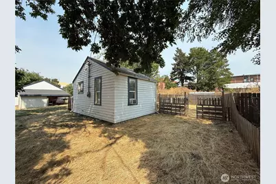 115 W 2nd Street, Waitsburg, WA 99361 - Photo 21