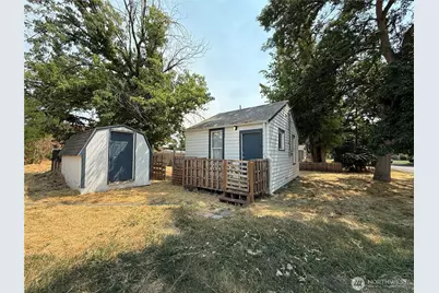 115 W 2nd Street, Waitsburg, WA 99361 - Photo 7