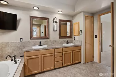 12706 52nd Place W, Mukilteo, WA 98275 - Photo 13