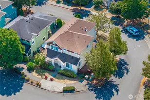 16901 Woodside Dr SE, Renton, WA 98058 - Photo 3