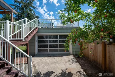 8046 18th Avenue NW, Seattle, WA 98117 - Photo 17