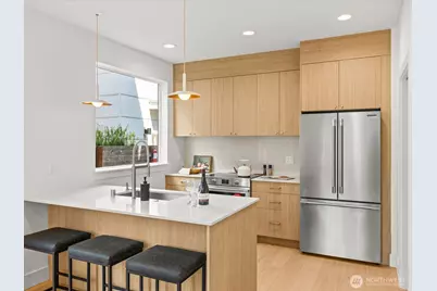 4326 Woodlawn Avenue N #B, Seattle, WA 98103 - Photo 9