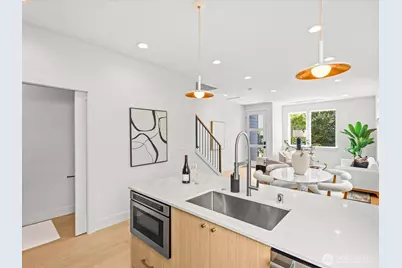 4326 Woodlawn Avenue N #B, Seattle, WA 98103 - Photo 13