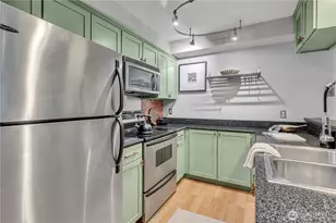 952 N 35th St, Seattle, WA 98103 - Photo 15