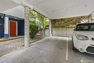 952 N 35th Street #102, Seattle, WA 98103 - Photo 5