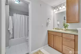 952 N 35th St, Seattle, WA 98103 - Photo 23