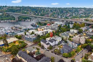 952 N 35th St, Seattle, WA 98103 - Photo 3