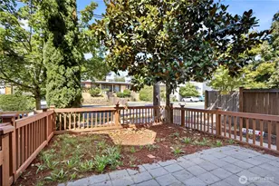 12316 33rd Ave NE, Seattle, WA 98125 - Photo 3
