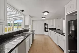 2227 S Scheuber Rd, Chehalis, WA 98532 - Photo 9