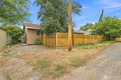 12 S Charles Street, Wenatchee, WA 98801 - Photo 5