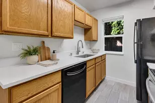 1939 I St, Tacoma, WA 98405 - Photo 9