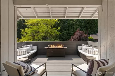 2202 Sahalee Drive E, Sammamish, WA 98074 - Photo 5
