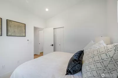 4219 51st Avenue S #B, Seattle, WA 98118 - Photo 17
