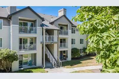 12423 Harbour Pointe Boulevard #V202, Mukilteo, WA 98275 - Photo 3