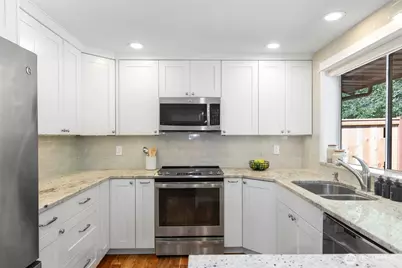 11228 108th Avenue NE, Kirkland, WA 98033 - Photo 13