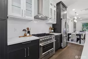 1721 3rd Ave N, Seattle, WA 98109 - Photo 17