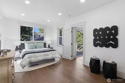 1721 3rd Avenue N, Seattle, WA 98109 - Photo 27