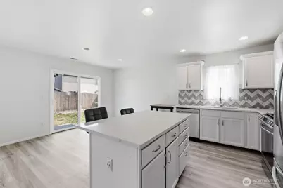 11011 180th Avenue Ct E, Bonney Lake, WA 98391 - Photo 9