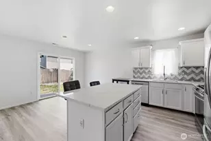11011 180th Ave Ct E, Bonney Lake, WA 98391 - Photo 9