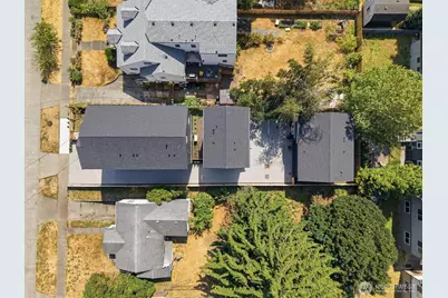 8815 Densmore Avenue N #B, Seattle, WA 98103 - Photo 23